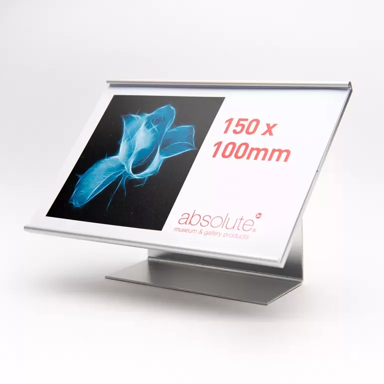 Un support d'étiquette autoportant absolu - une solution de signalisation d'informations portable. Un support d'étiquette autoportant absolu - une solution de signalisation d'informations portable.